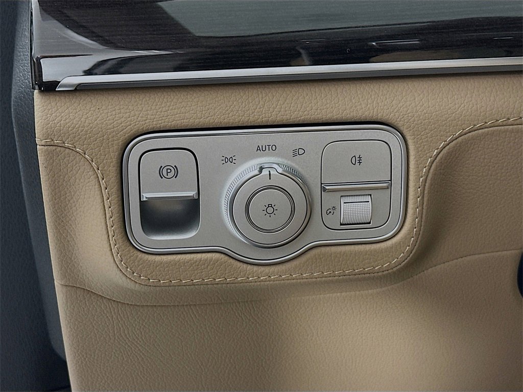 New 2026 Mercedes-Benz GLS 450 4MATIC image 10