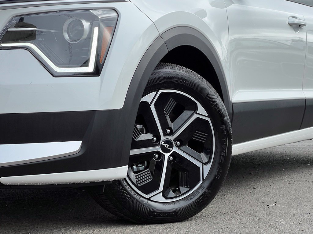 Certified 2026 Kia Niro LX FWD image 2