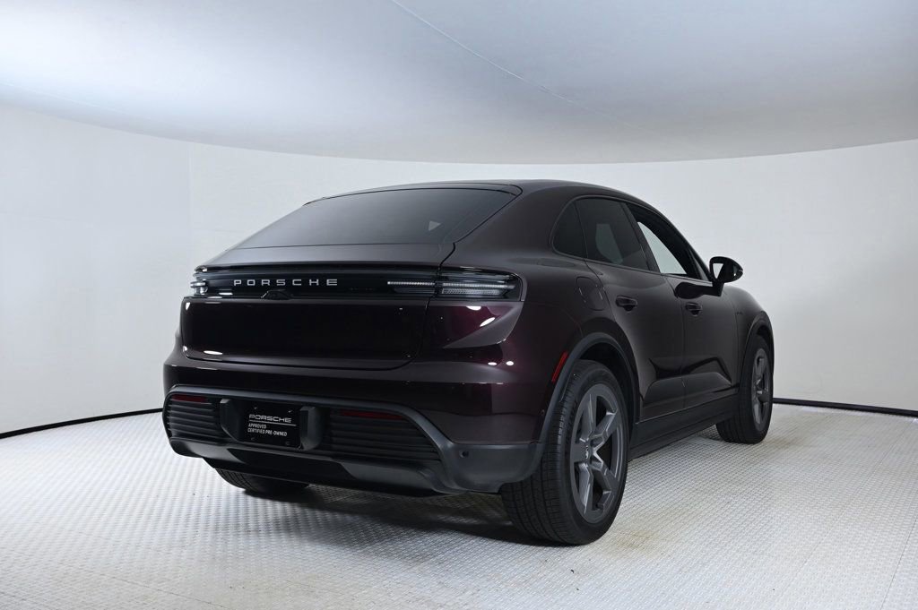 Certified 2025 Porsche Macan Electric image 7