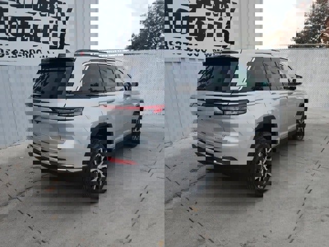 New 2025 Jeep Grand Cherokee Limited image 23