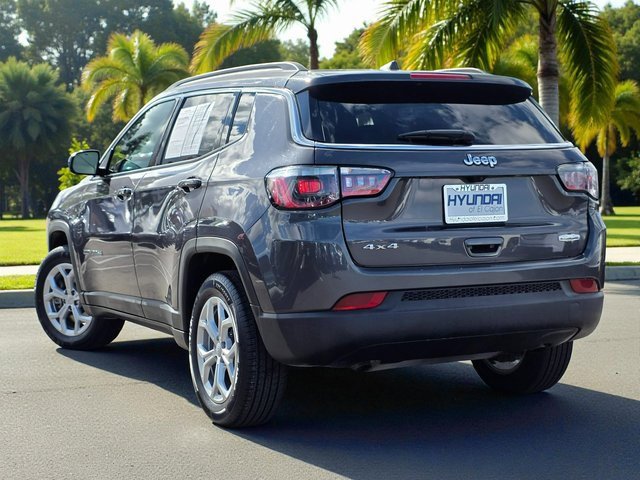 Used 2024 Jeep Compass Latitude image 7