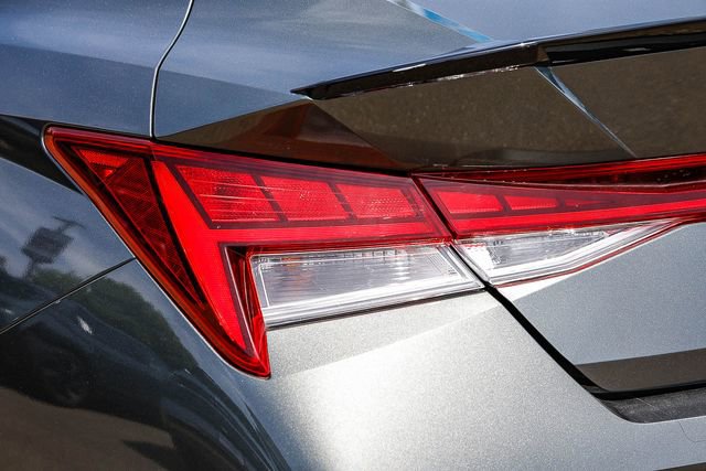 Certified 2025 Hyundai Elantra SEL FWD image 10