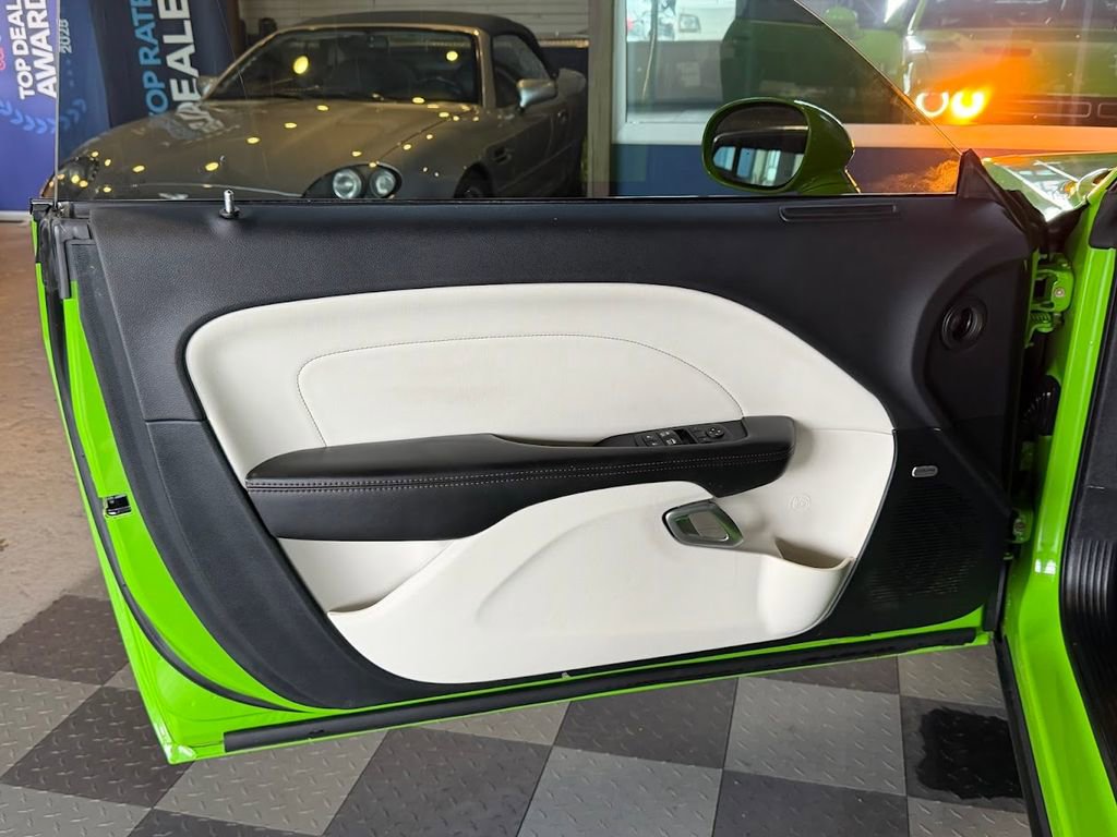 Used 2017 Dodge Challenger SXT Plus image 10