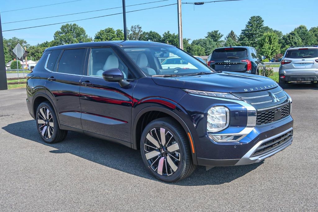 New 2025 Mitsubishi Outlander AWD