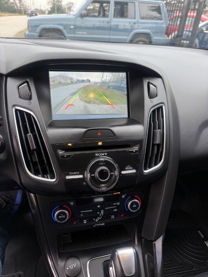 Used 2018 Ford Focus Titanium image 33