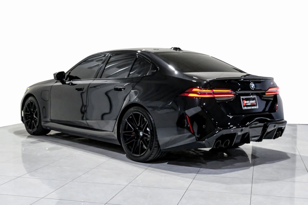 Used 2025 BMW M5 w/ Carbon Package image 9