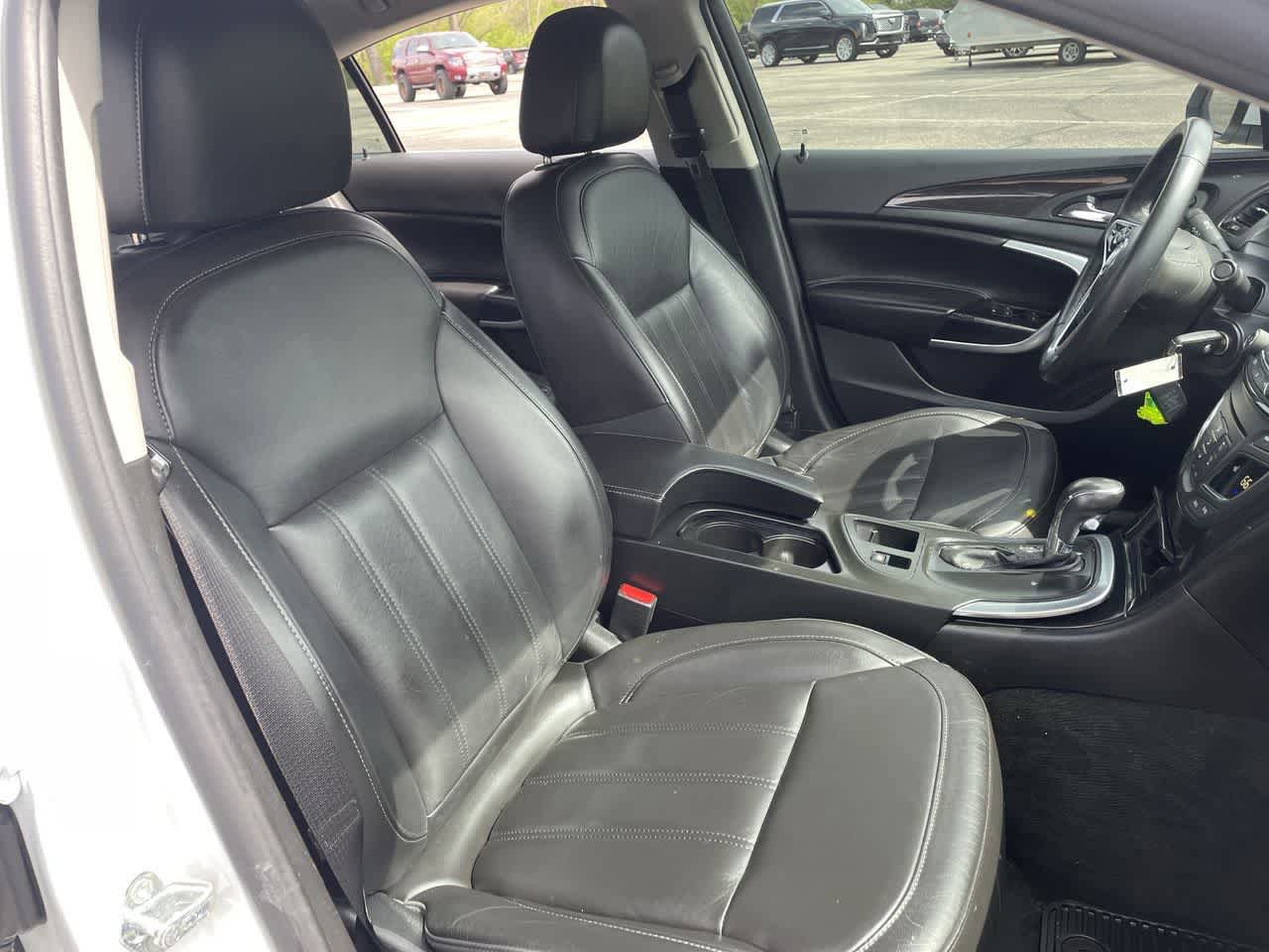 Used 2017 Buick Regal Sport Touring FWD image 14