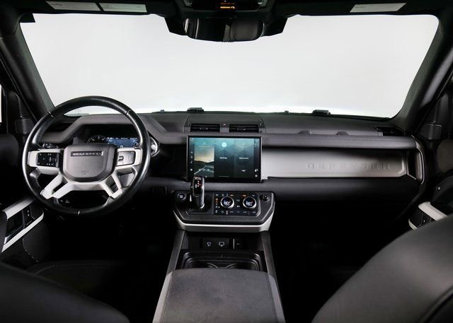 Used 2023 Land Rover Defender 90 S image 4