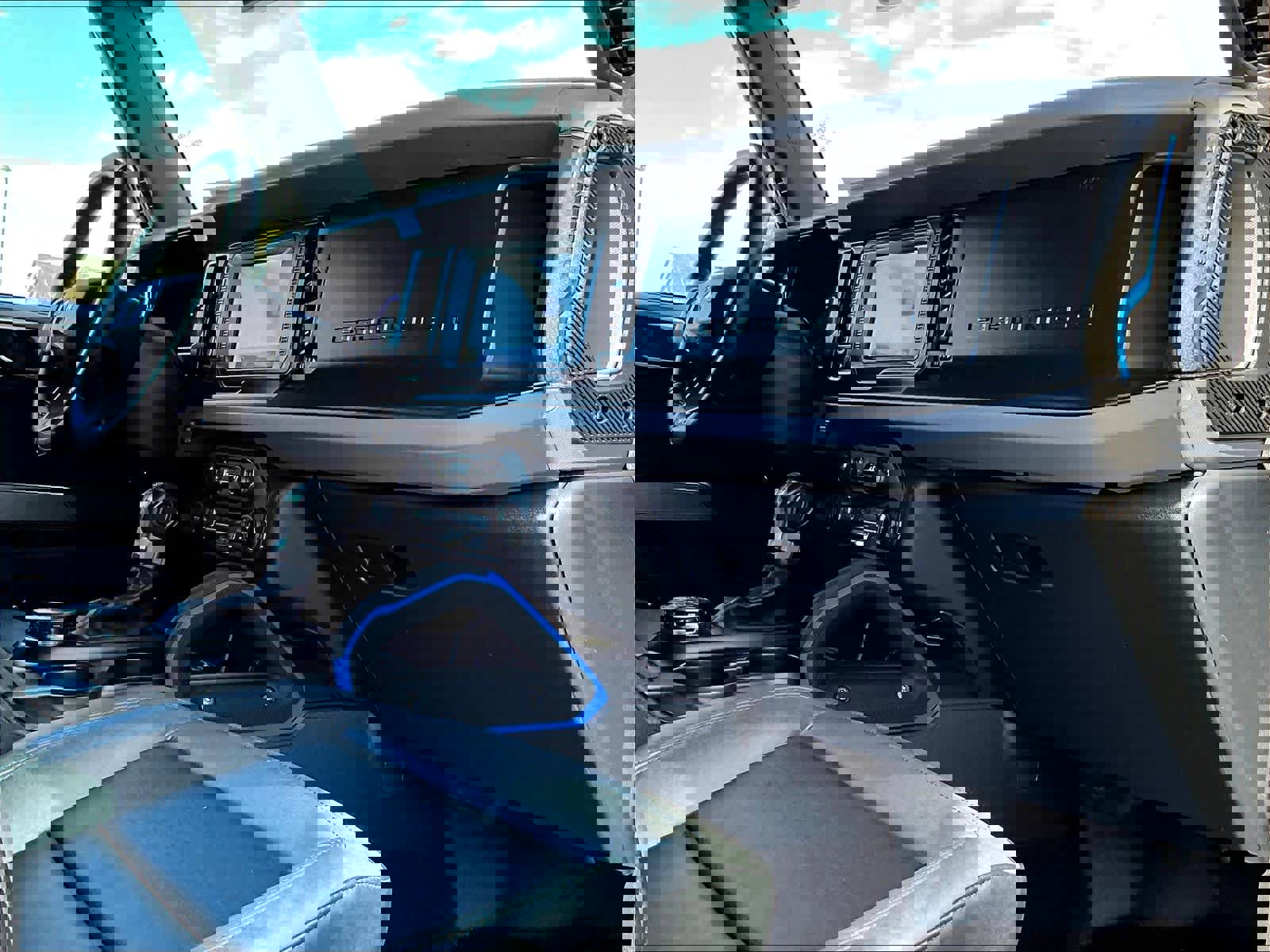 Used 2023 Ford Bronco Black Diamond w/ Sasquatch Package image 14