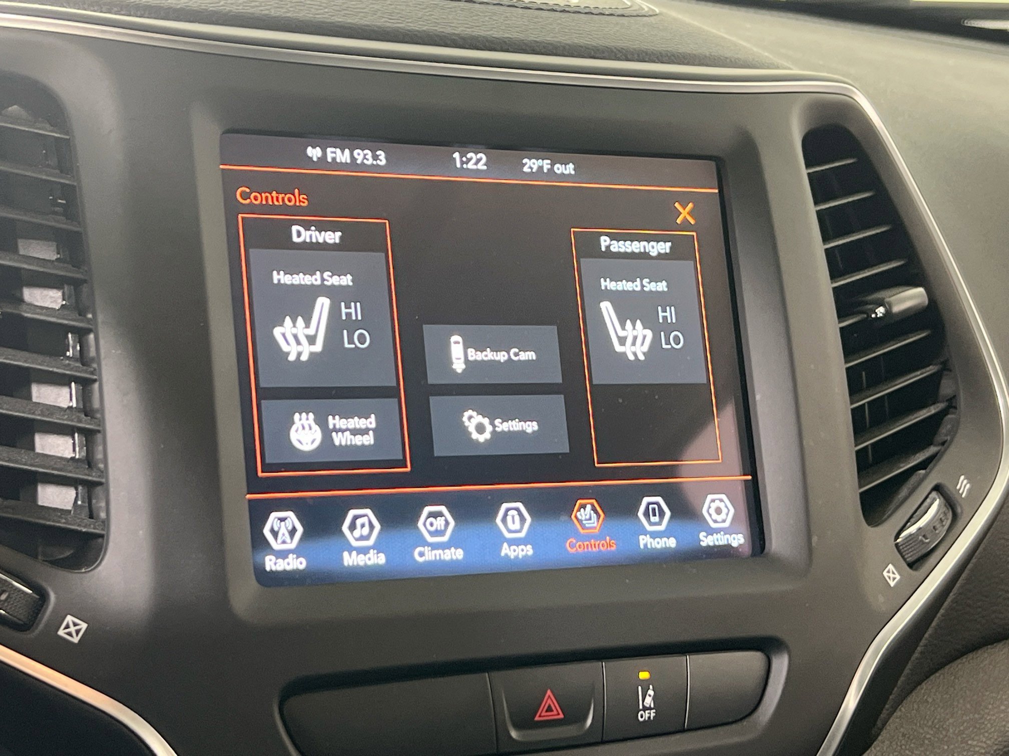 Used 2022 Jeep Cherokee Latitude Lux w/ Sun & Sound Group AWD/4WD image 19