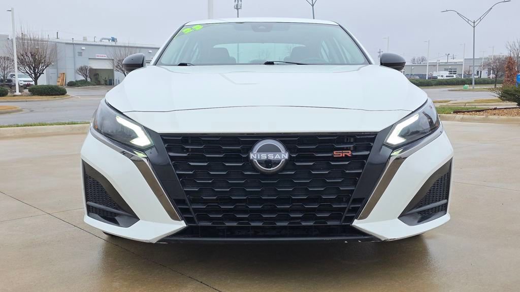 Used 2023 Nissan Altima 2.5 SR FWD image 8
