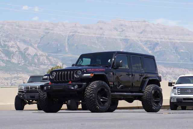 Used 2024 Jeep Wrangler Unlimited Rubicon AWD/4WD image 2