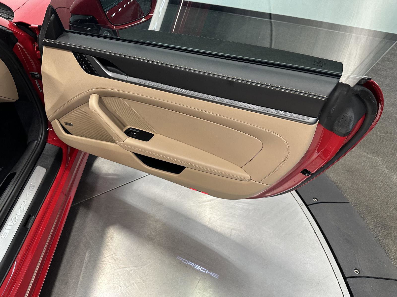 Used 2024 Porsche 911 Targa 4S AWD/4WD image 37