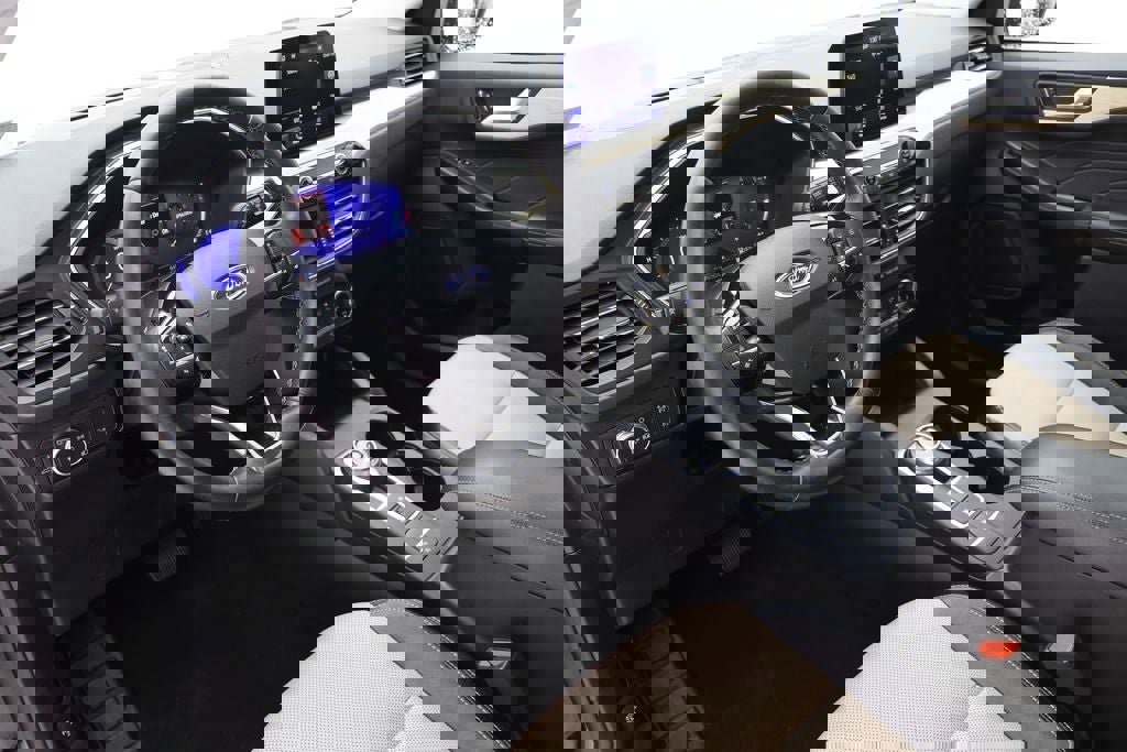 Used 2022 Ford Escape Titanium w/ Titanium Elite Package image 14