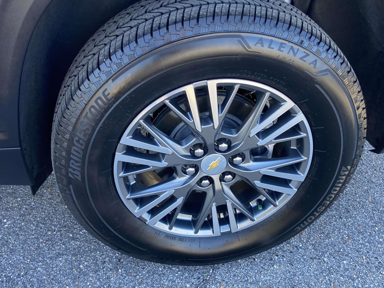 Certified 2025 Chevrolet Traverse LT image 31