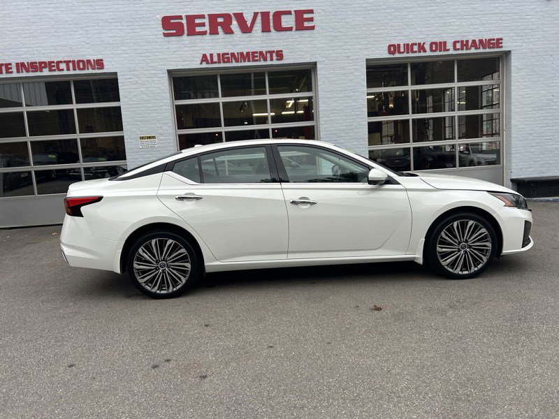 Used 2023 Nissan Altima 2.5 SL AWD/4WD image 8