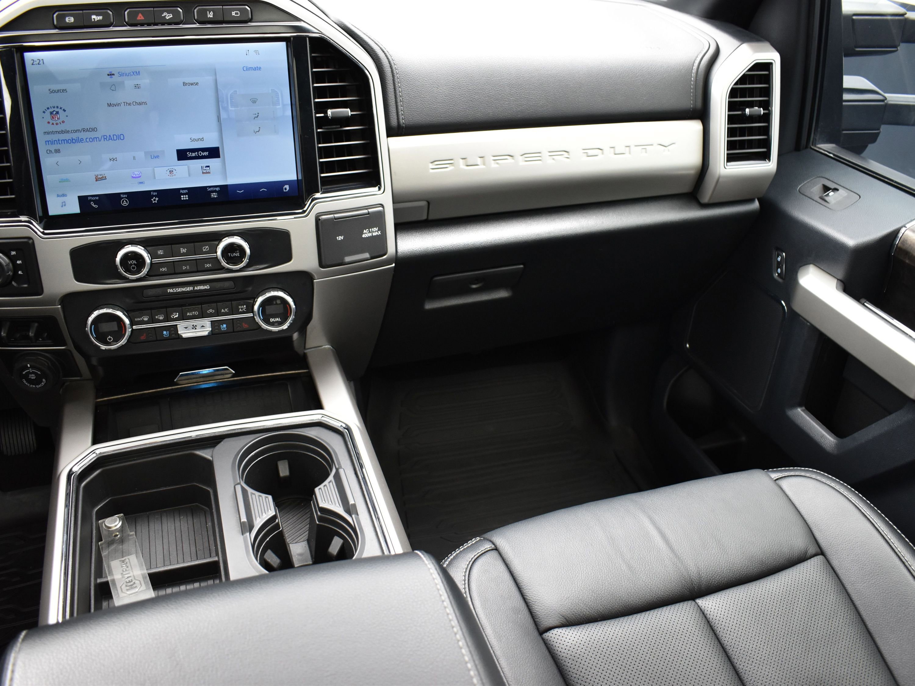 Used 2022 Ford F250 Lariat w/ Black Appearance Package image 39