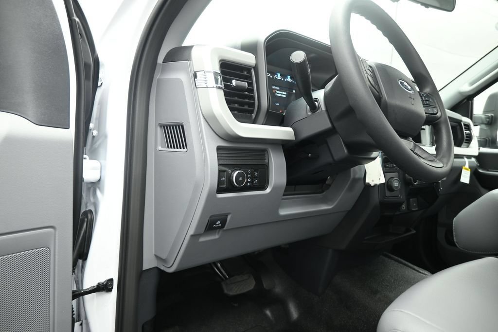 New 2026 Ford F350 XL w/ XL Chrome Package RWD image 8