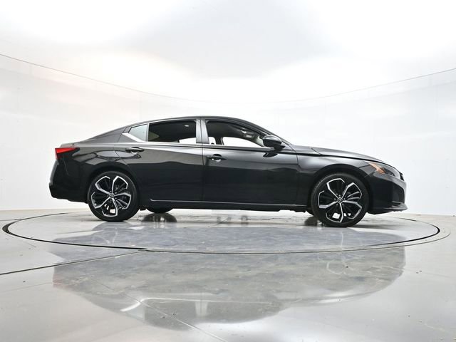 Used 2023 Nissan Altima 2.5 SR image 34