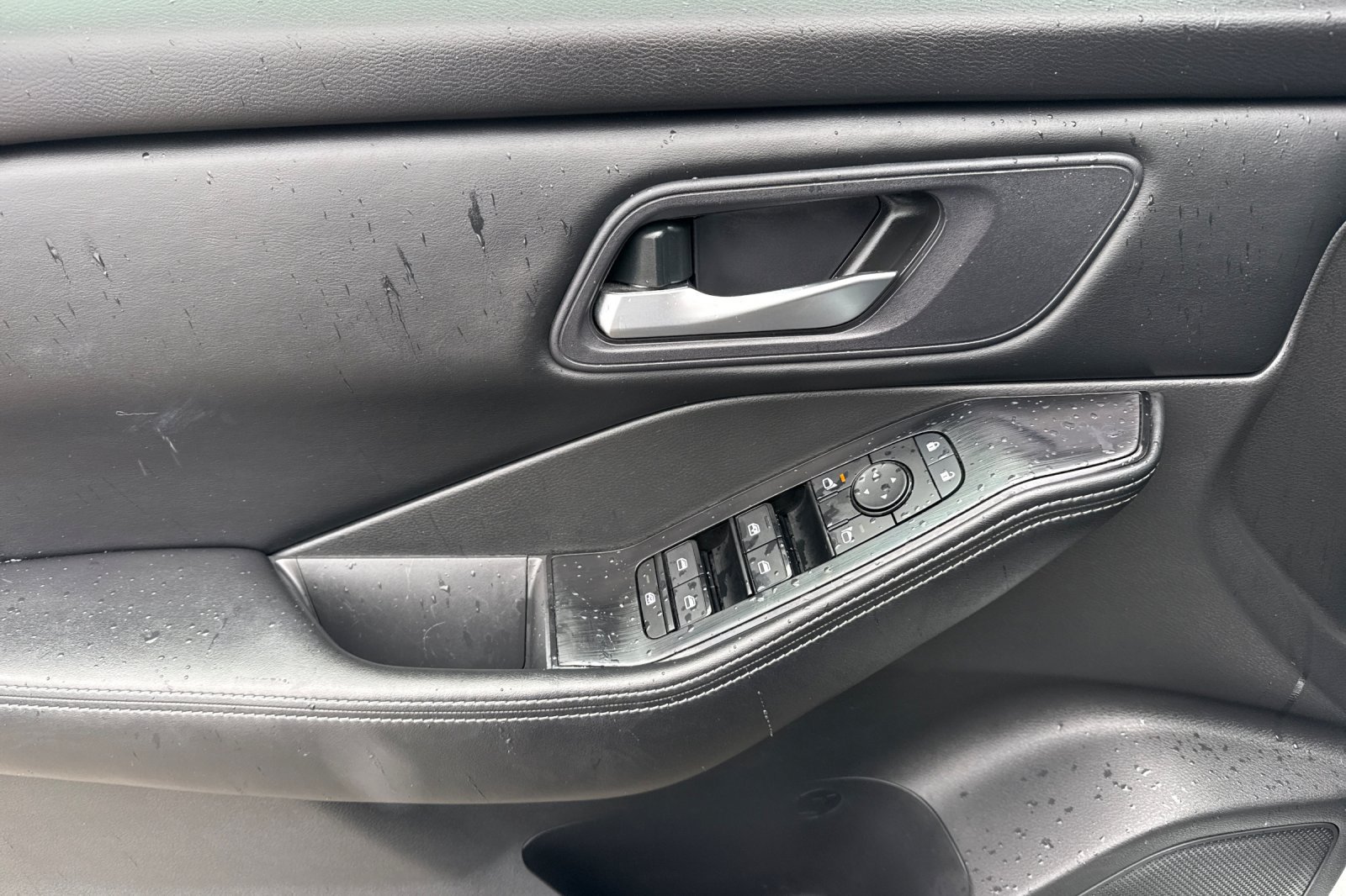 Certified 2024 Nissan Rogue SV FWD image 13