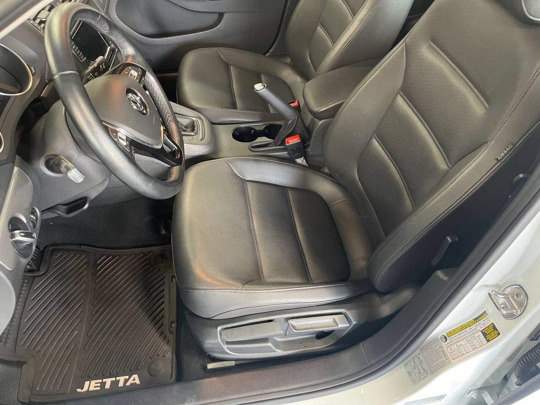 Used 2017 Volkswagen Jetta SE FWD image 35