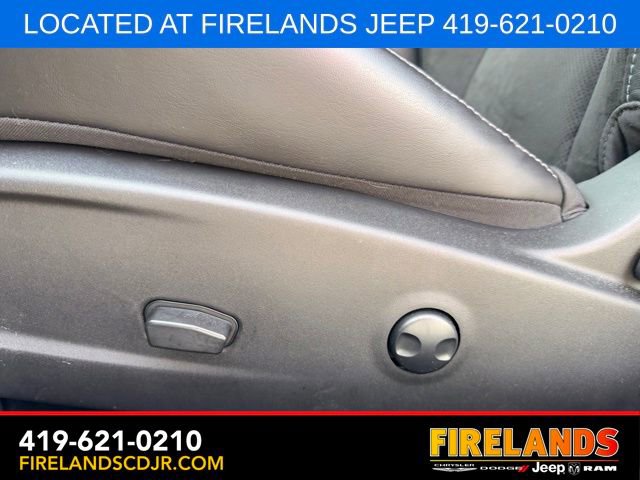 Used 2023 Dodge Challenger R/T w/ Plus Package RWD image 17