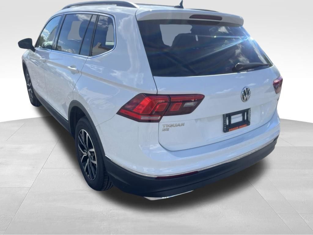 Used 2021 Volkswagen Tiguan SE w/ Panoramic Sunroof Package AWD/4WD image 9