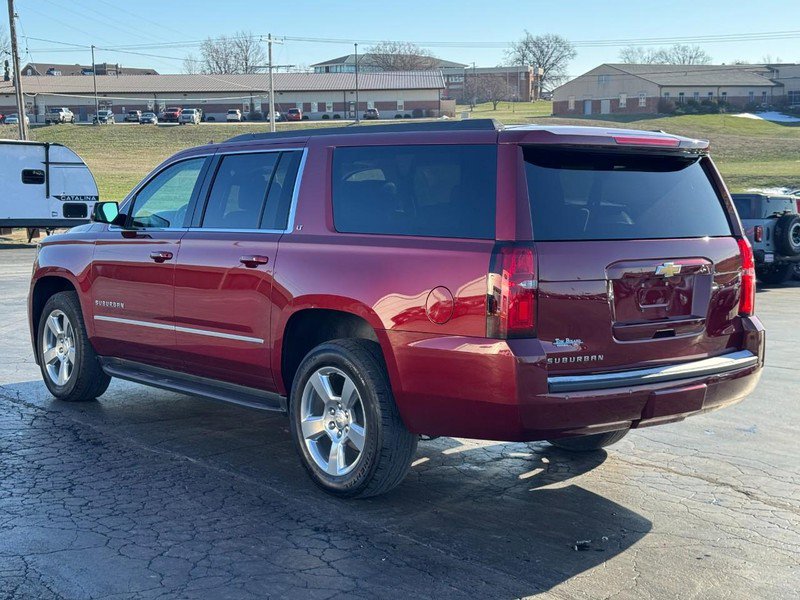 Used 2019 Chevrolet Suburban LT image 6