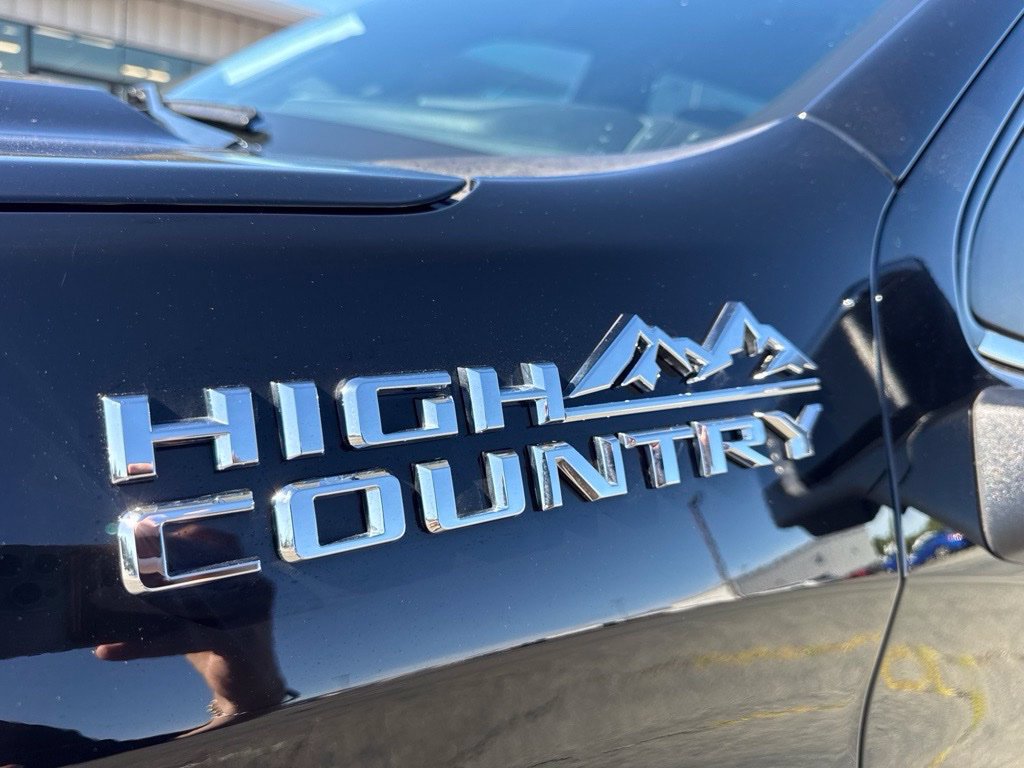 Used 2024 Chevrolet Silverado 1500 High Country w/ Technology Package AWD/4WD image 4