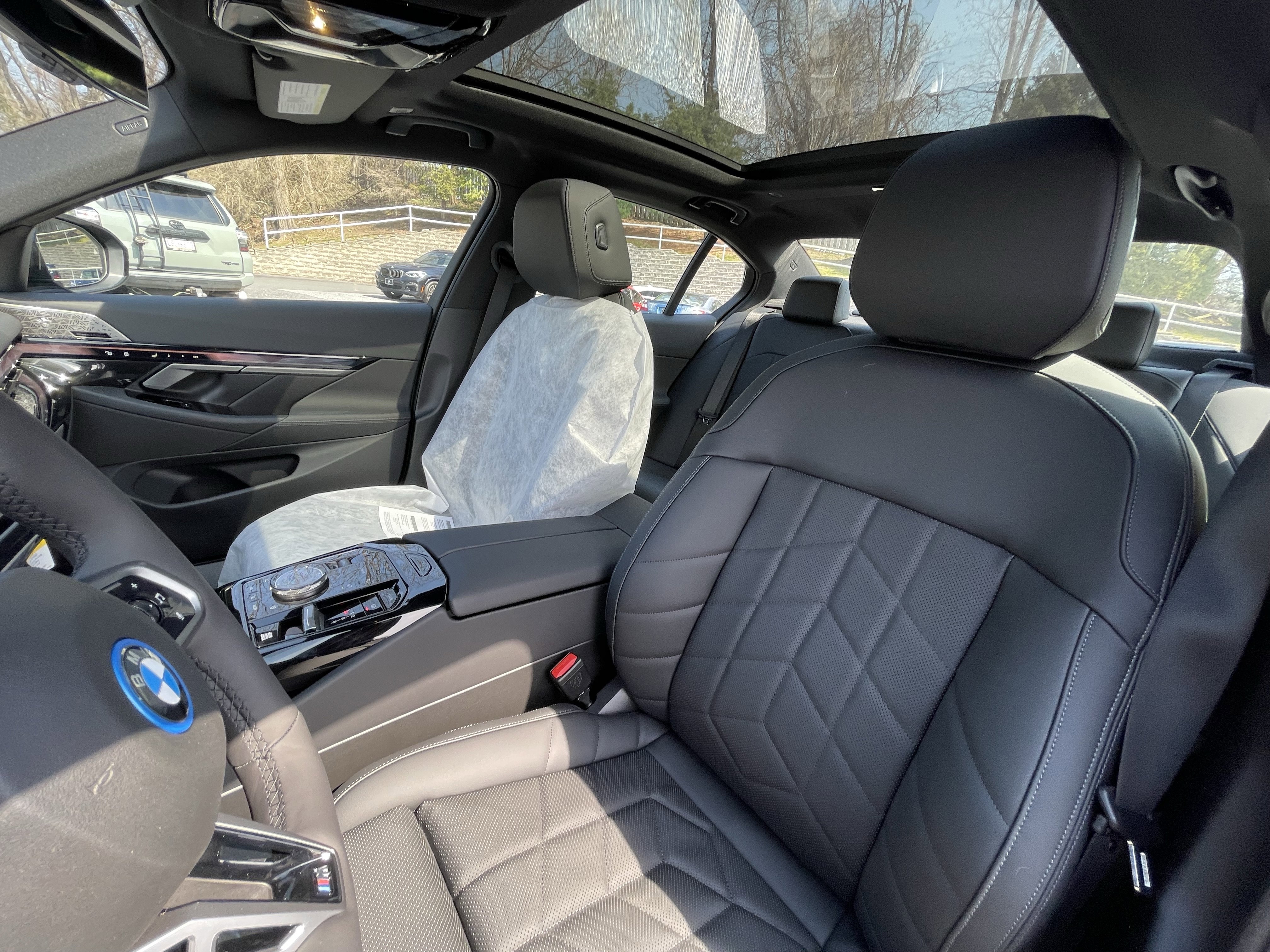 New 2026 BMW 550e xDrive image 8