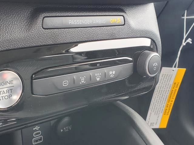 New 2024 Ford Escape SE image 25