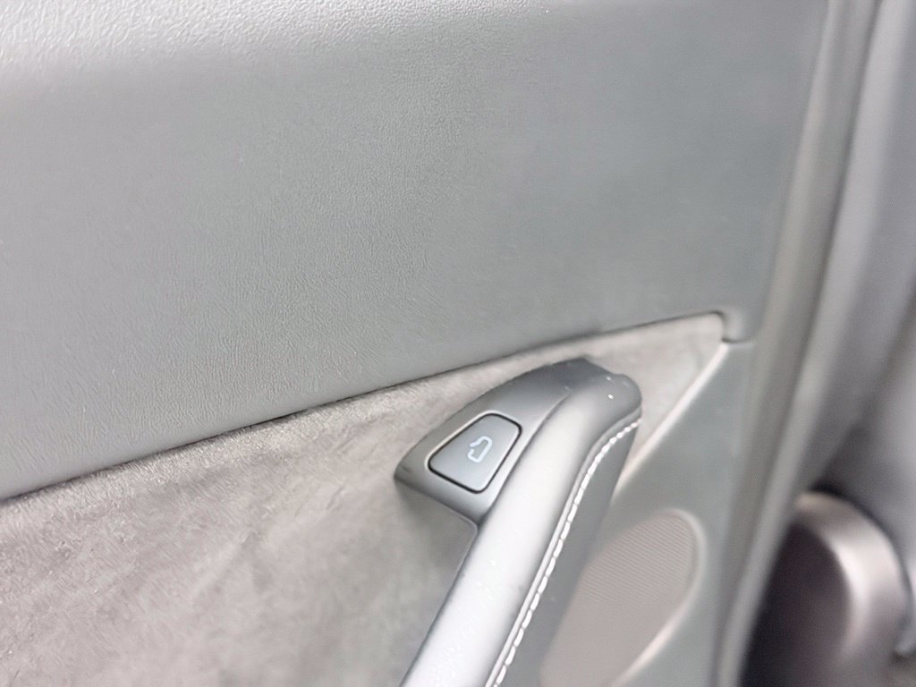 Used 2022 Tesla Model Y Long Range AWD/4WD image 18