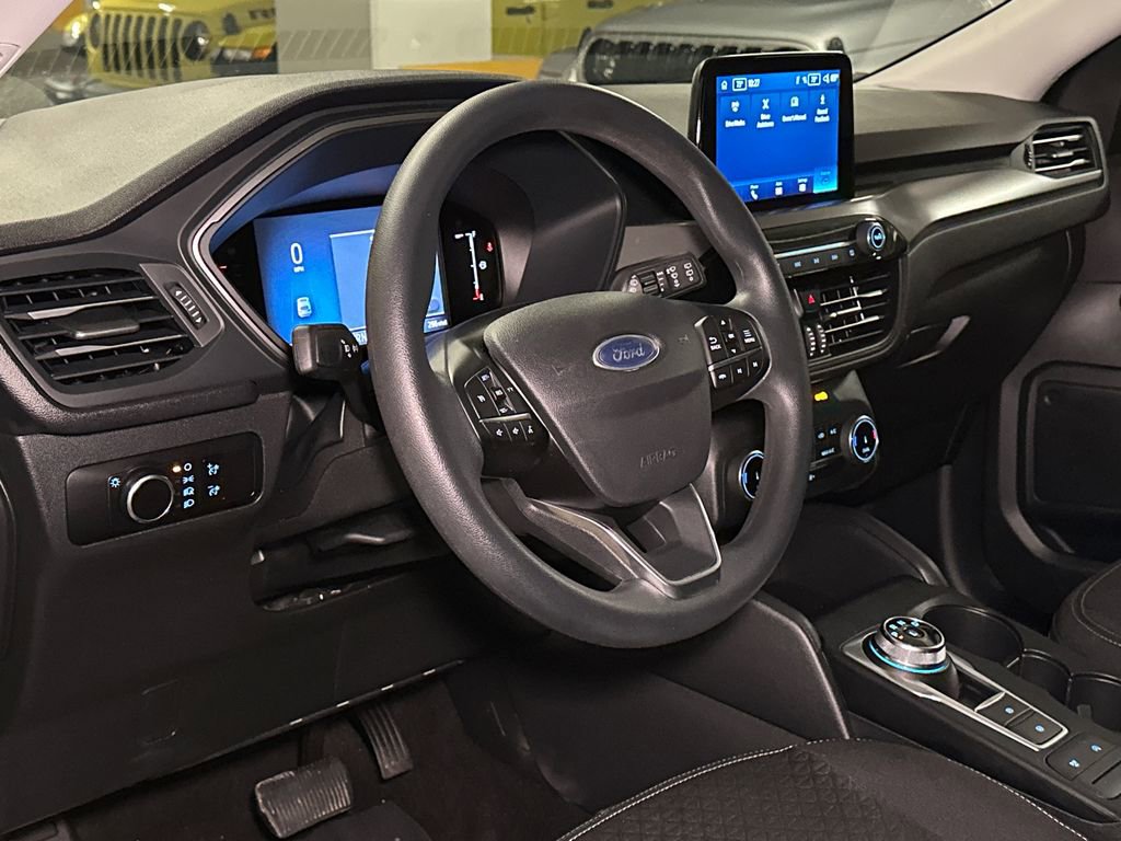Used 2025 Ford Escape Active AWD/4WD image 14