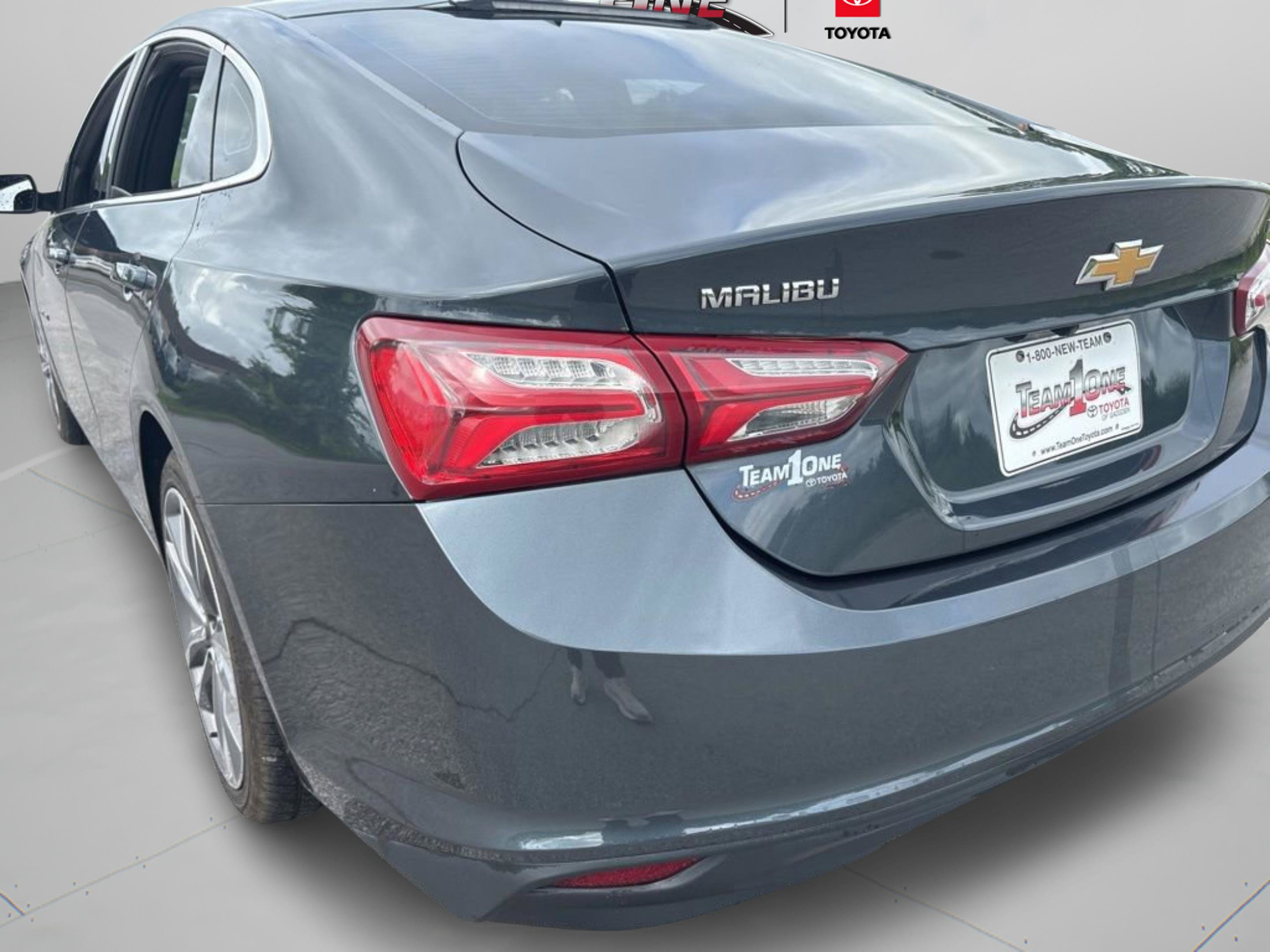 Used 2021 Chevrolet Malibu LT FWD image 31