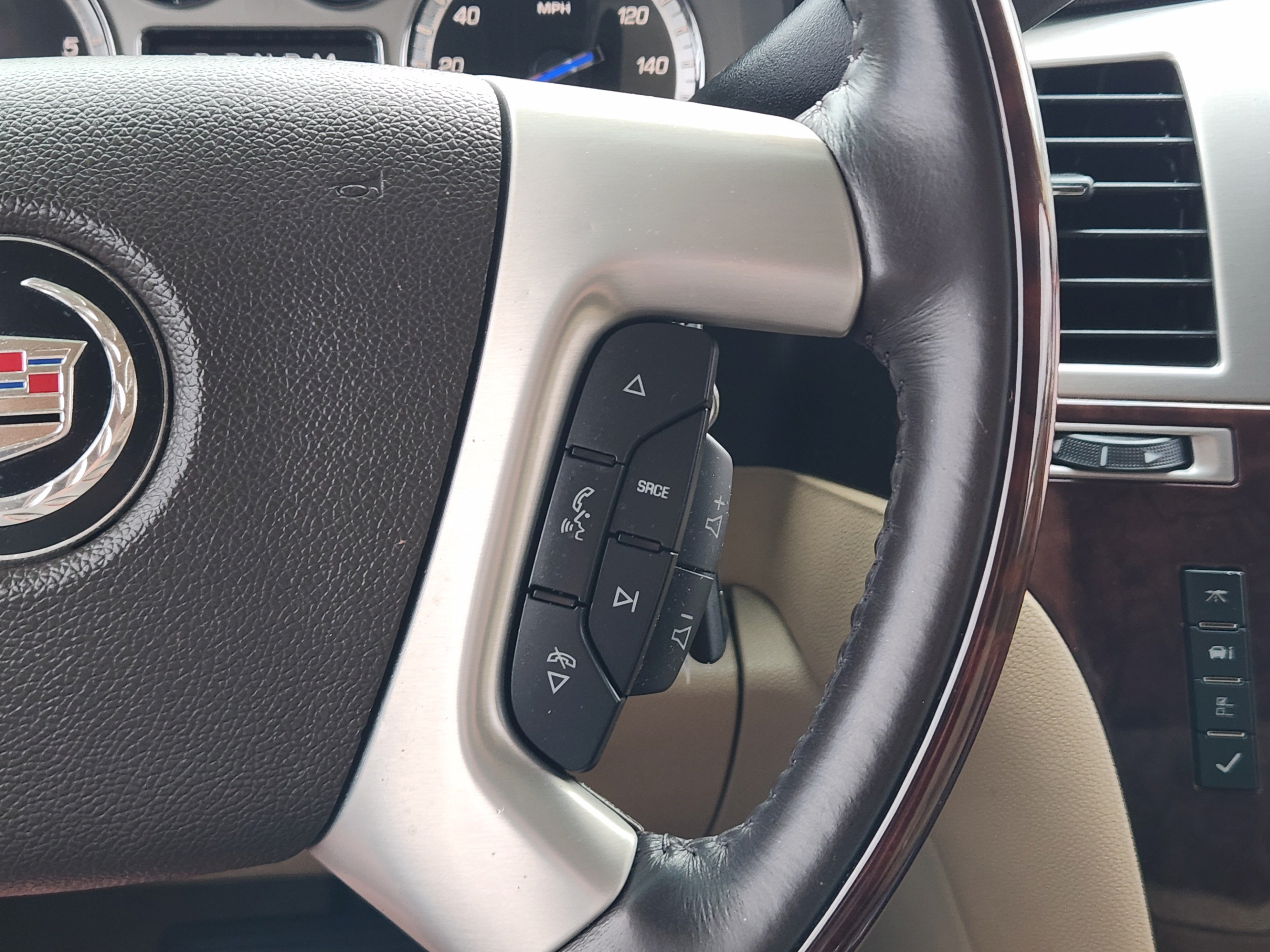 Used 2014 Cadillac Escalade Premium AWD/4WD image 25