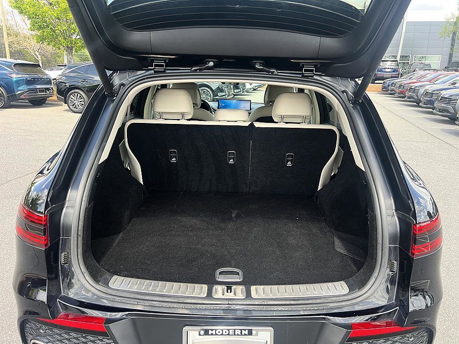 Used 2024 Genesis GV70 2.5T w/ Advanced Package image 15