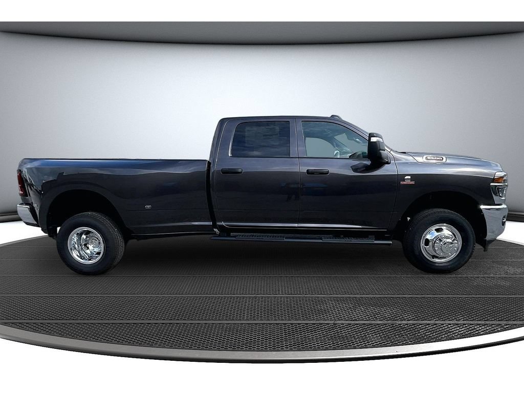 New 2026 RAM 3500 Tradesman AWD/4WD image 17