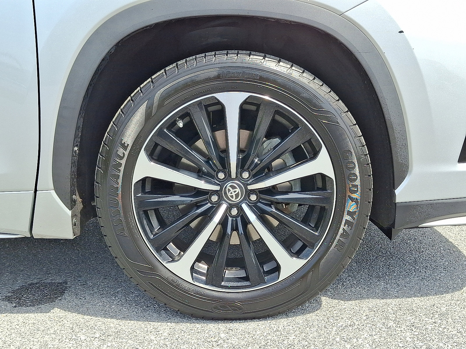 Certified 2021 Toyota Highlander XSE image 9