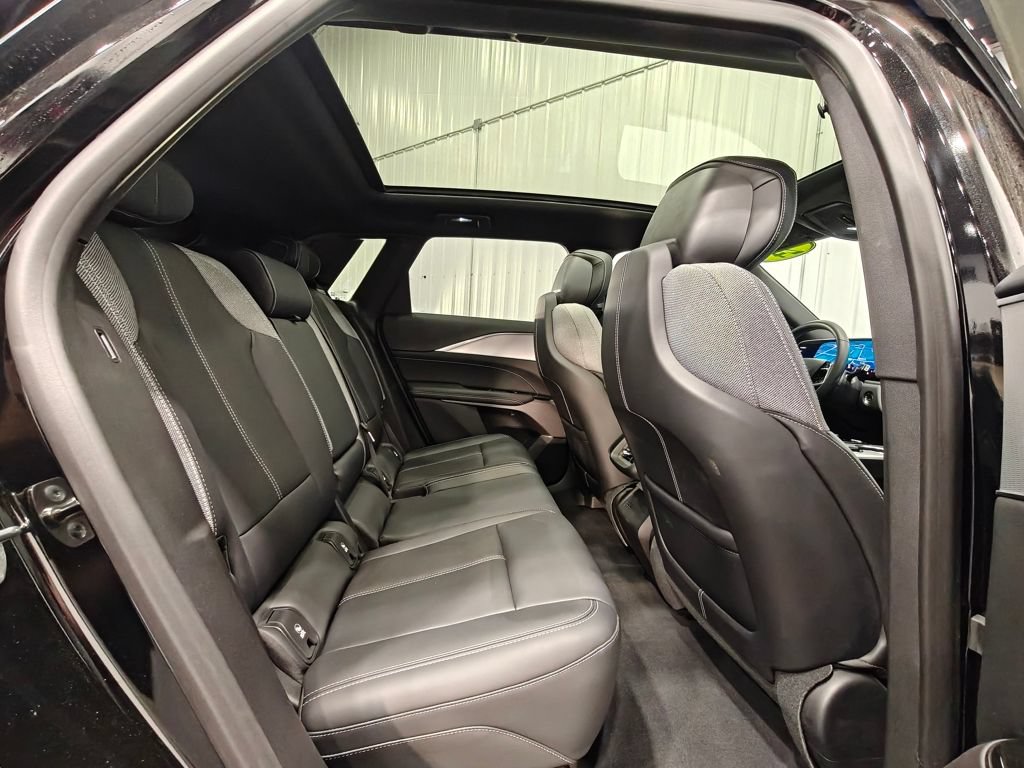 Used 2024 Cadillac Lyriq Tech RWD image 23