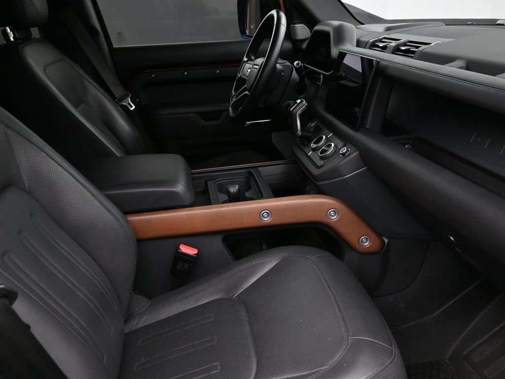 Used 2023 Land Rover Defender 130 X AWD/4WD image 2