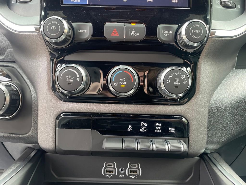 New 2026 RAM 1500 Tradesman AWD/4WD image 18