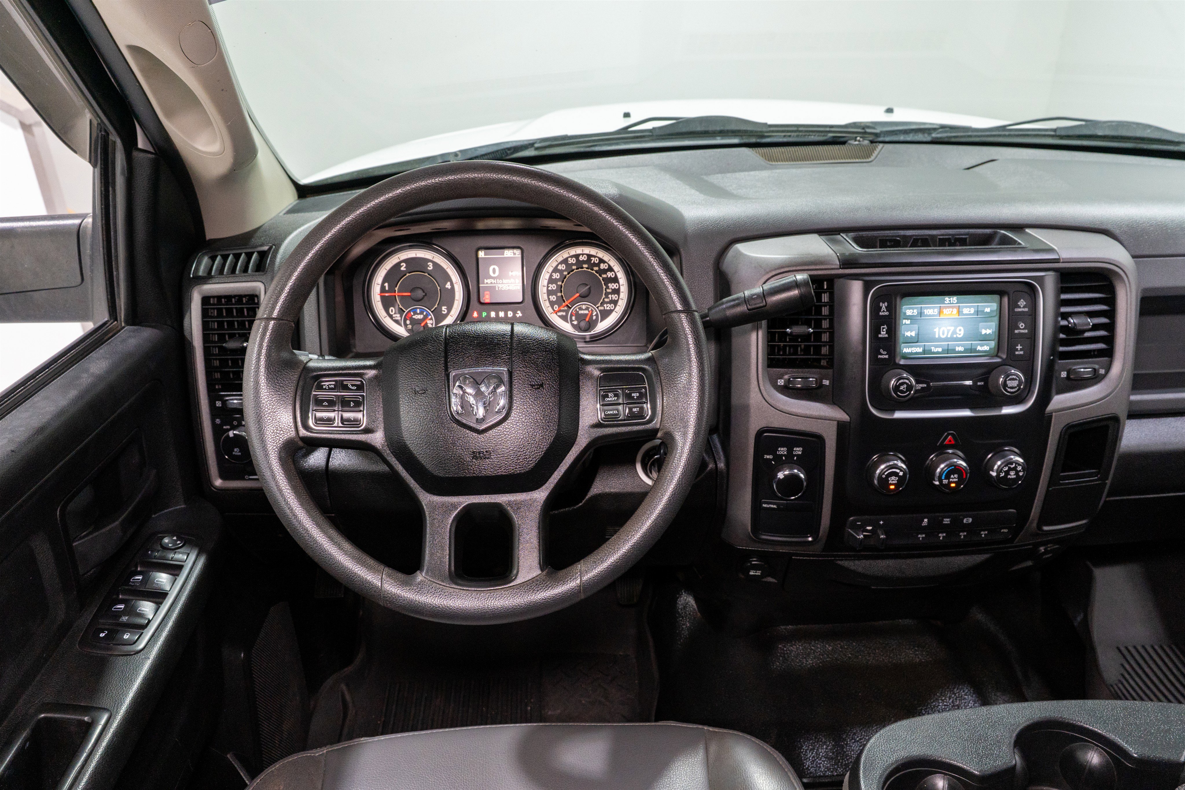 Used 2018 RAM 3500 Tradesman w/ Chrome Appearance Group AWD/4WD image 13