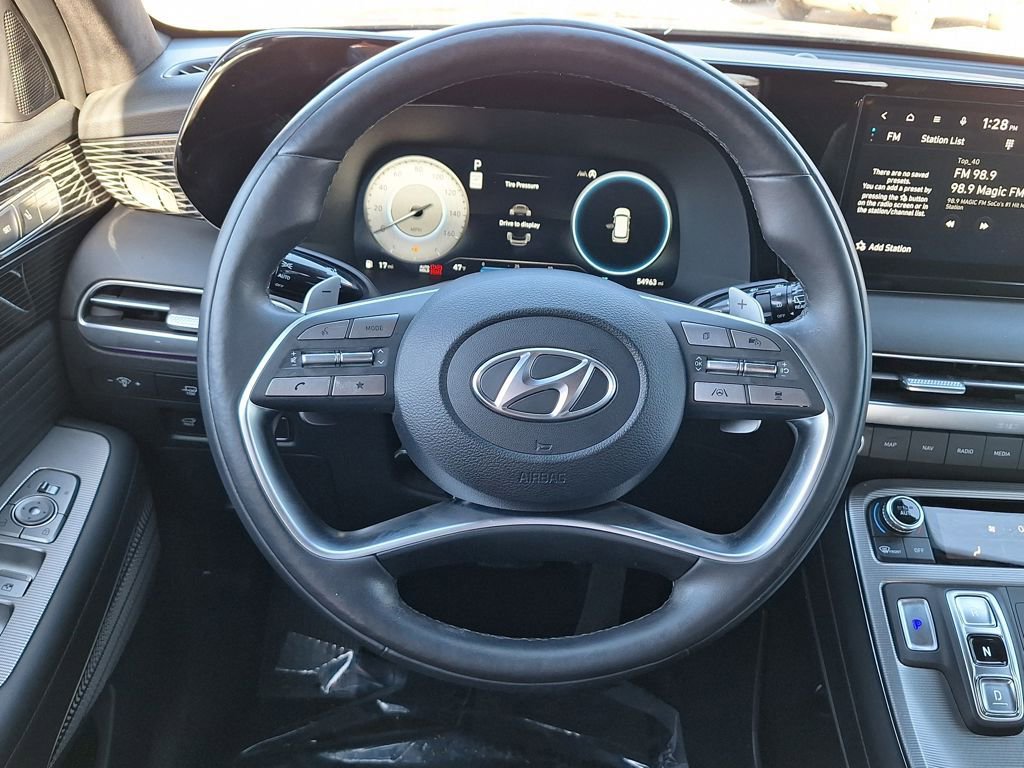 Used 2023 Hyundai Palisade Calligraphy image 17