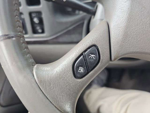 Used 2003 GMC Yukon XL Denali image 45