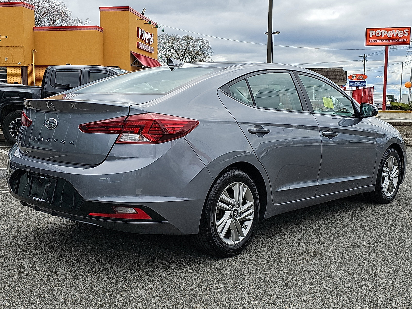 Used 2019 Hyundai Elantra SEL w/ Cargo Package FWD image 6