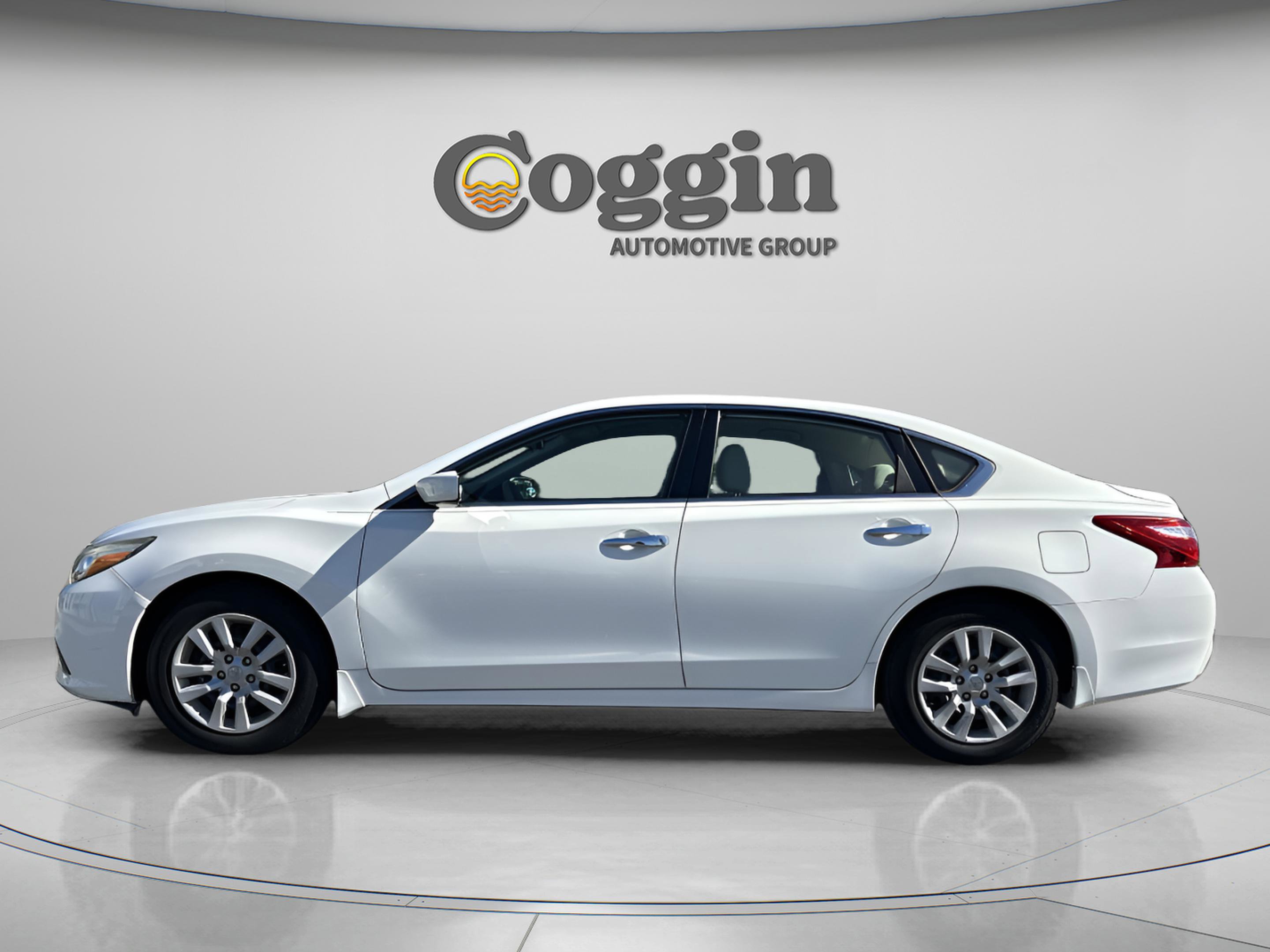 Used 2017 Nissan Altima 2.5 S w/ Power Driver Seat Package image 3