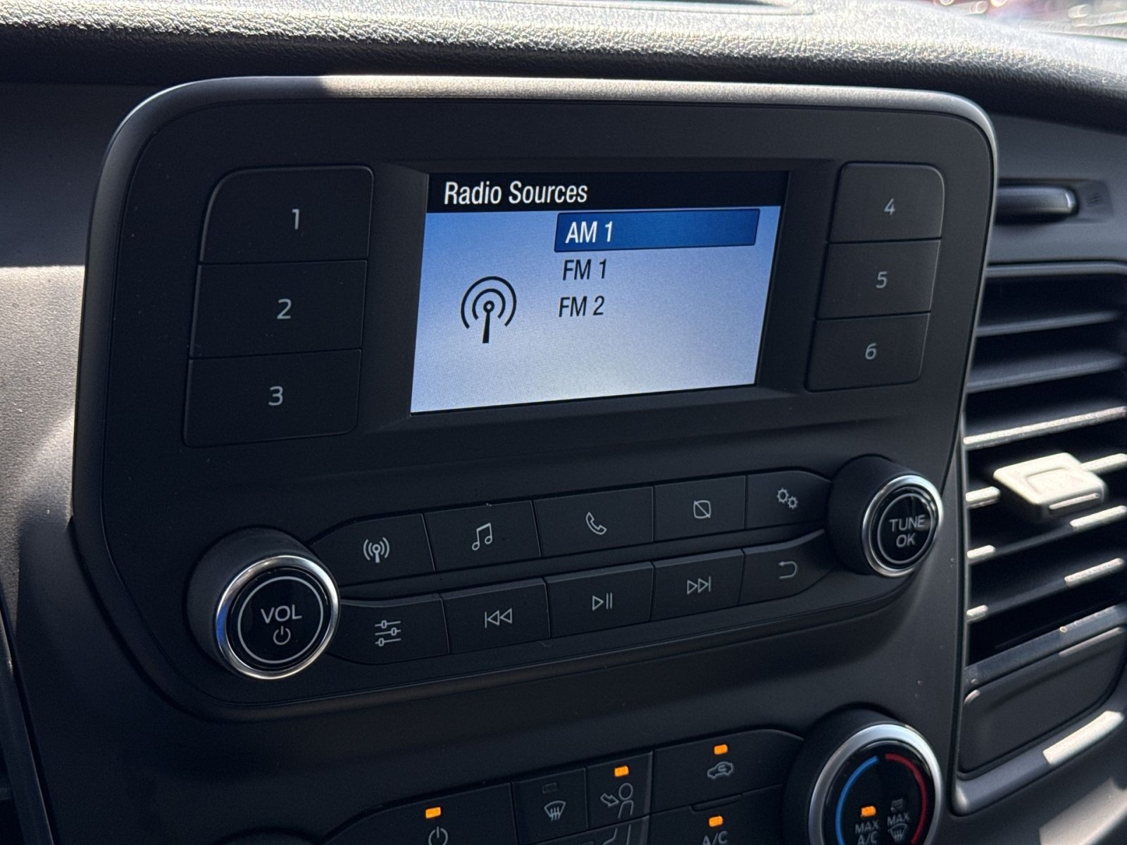 Used 2025 Ford Transit 250 148 High Roof Extended RWD image 18
