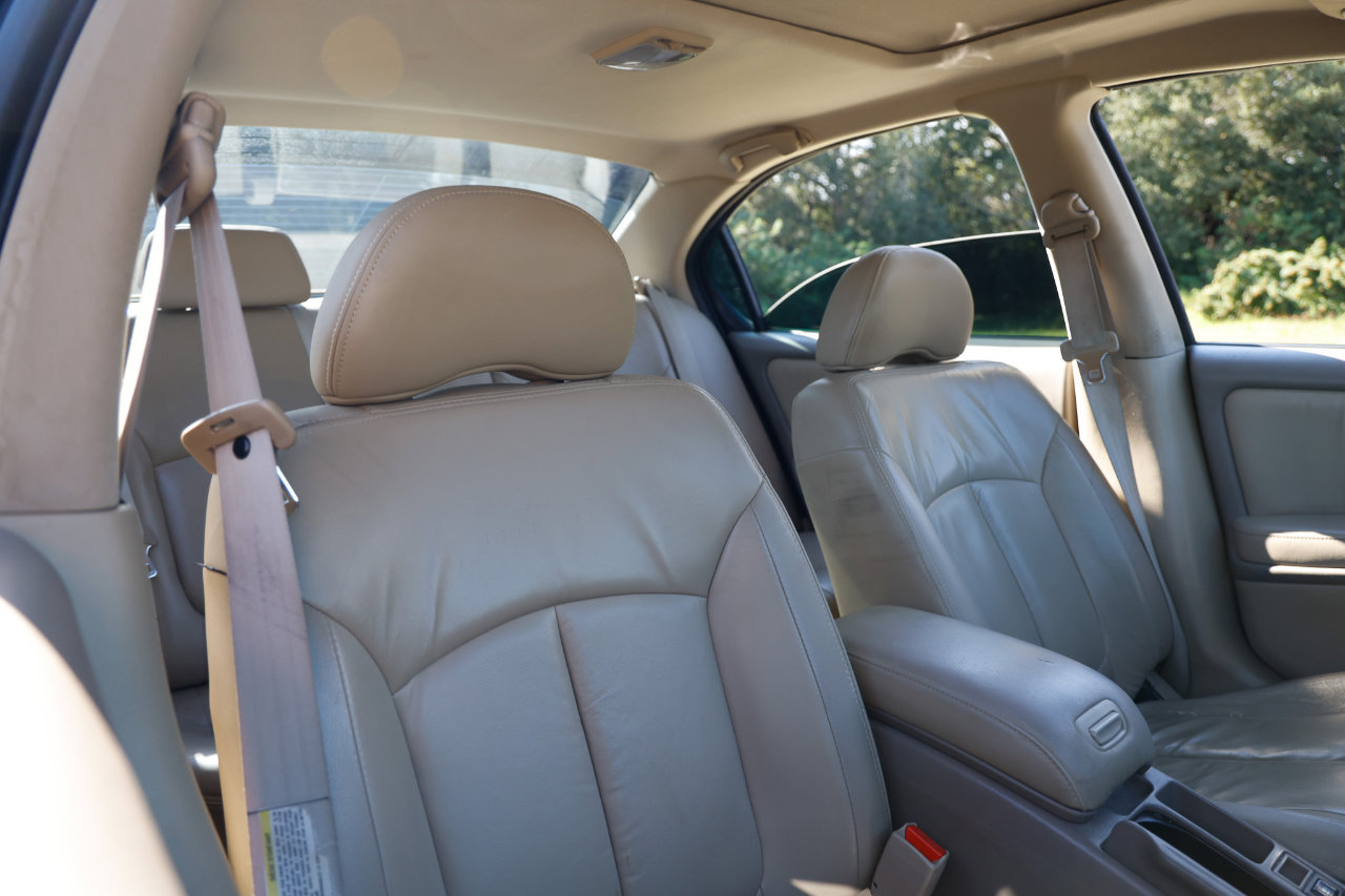 Used 2001 INFINITI I30 TOURING w/ (B03) Touring Sport Pkg image 16