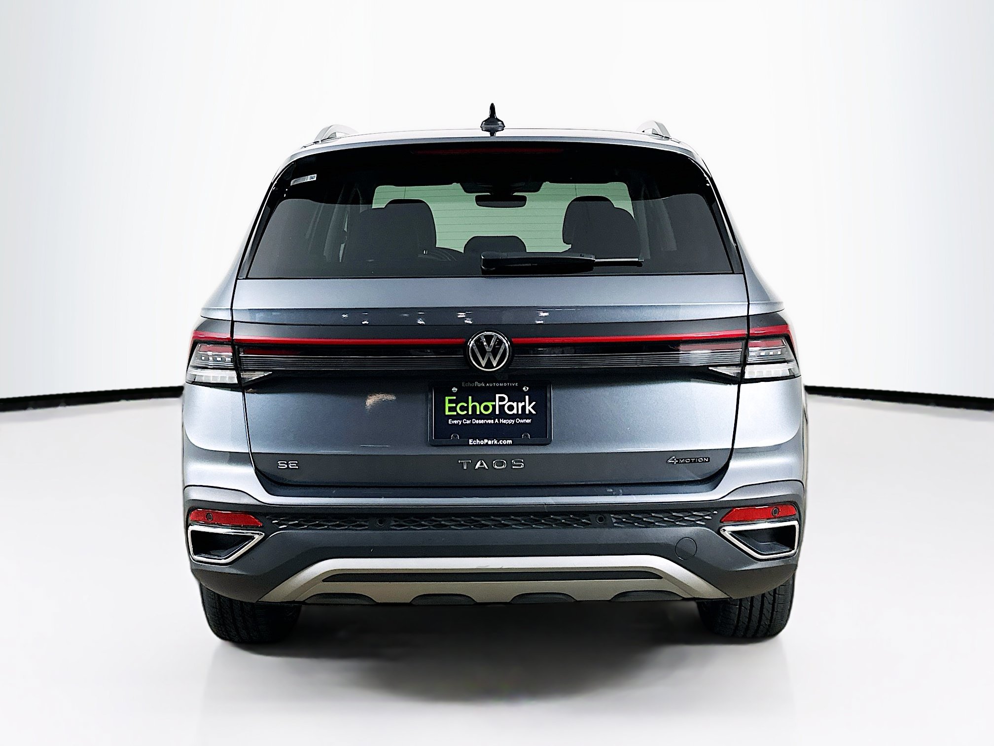 Used 2025 Volkswagen Taos SE AWD/4WD image 7