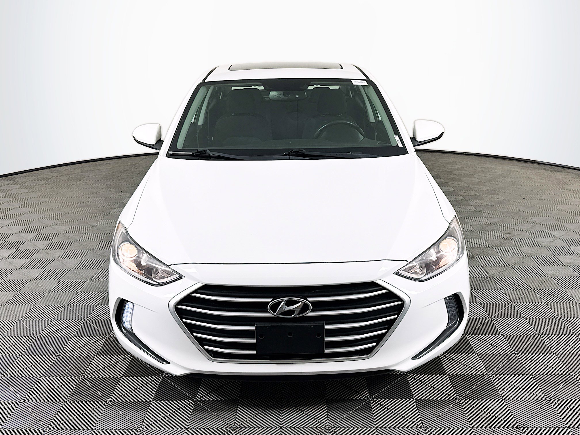 Used 2018 Hyundai Elantra Value Edition FWD image 2